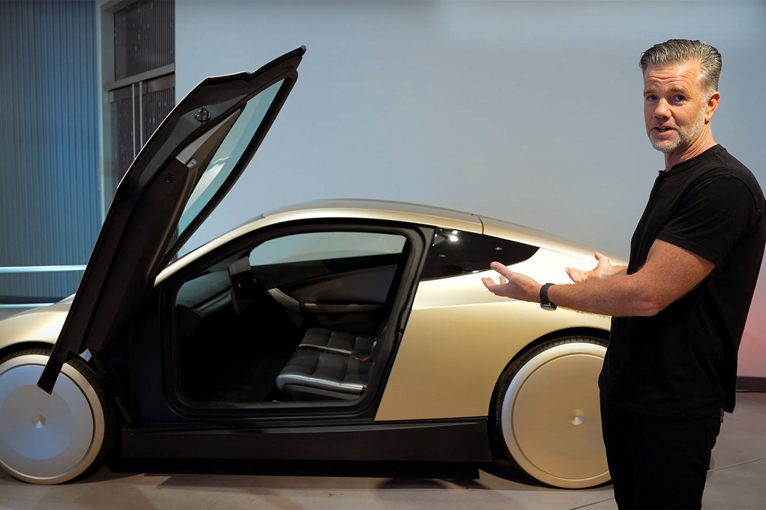 The FIRST Cybercab @ The Petersen!...