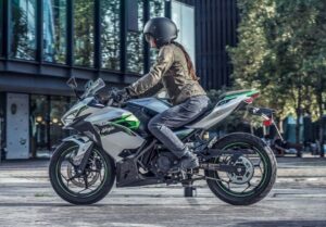 Kawasaki Ninja e‑1 y Z e‑1,...